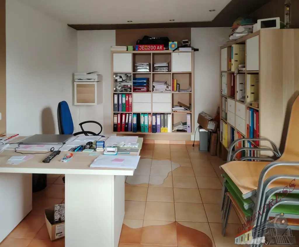 Tolles Einfamilienhaus mit Pool, Panorama-Ausblick und moderner PV-Anlage – hier fühlt sich Ihre Familie zuhause!