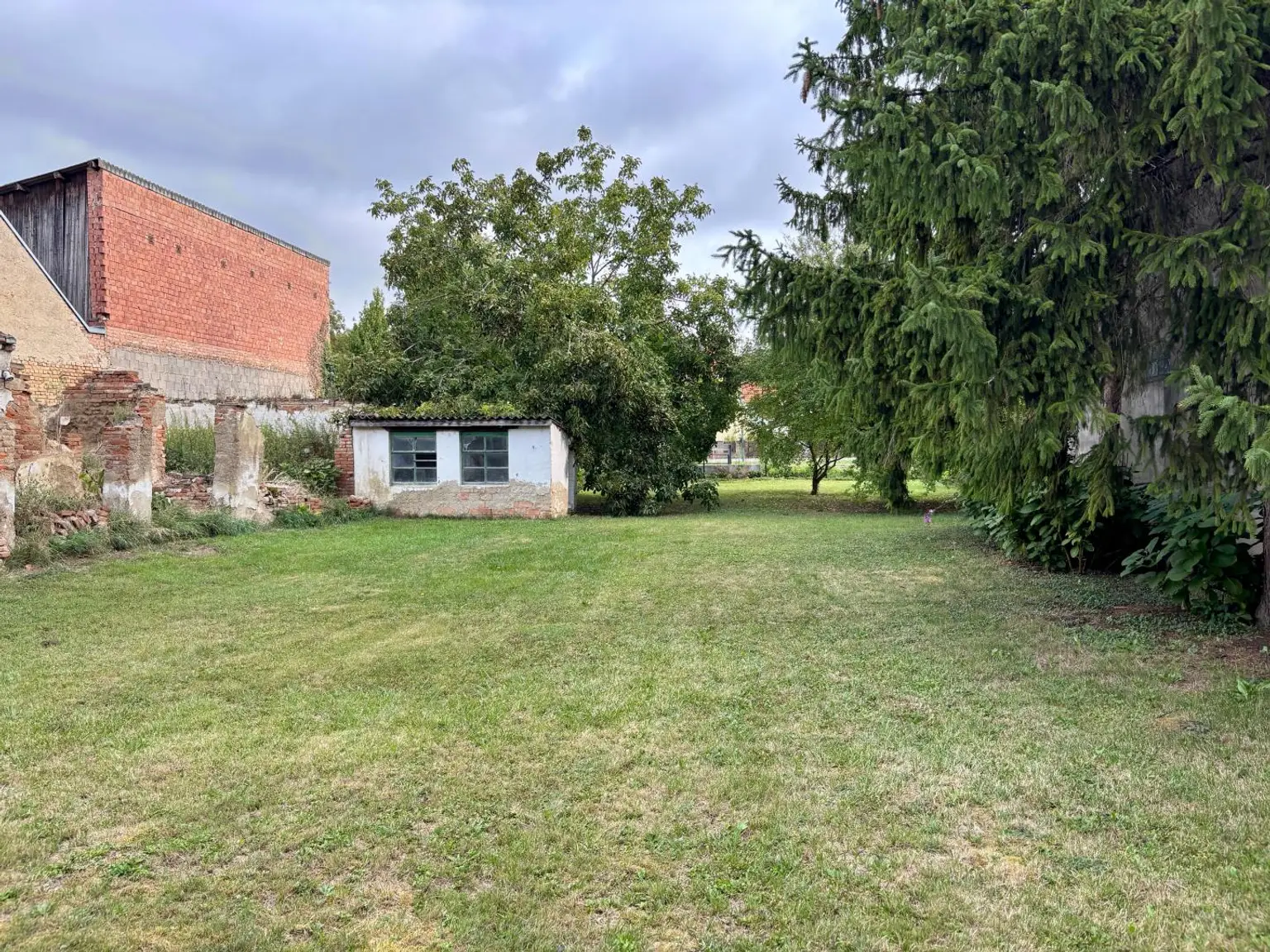Schönes Grundstück mit Haus im Kurort Bad Pirawarth!