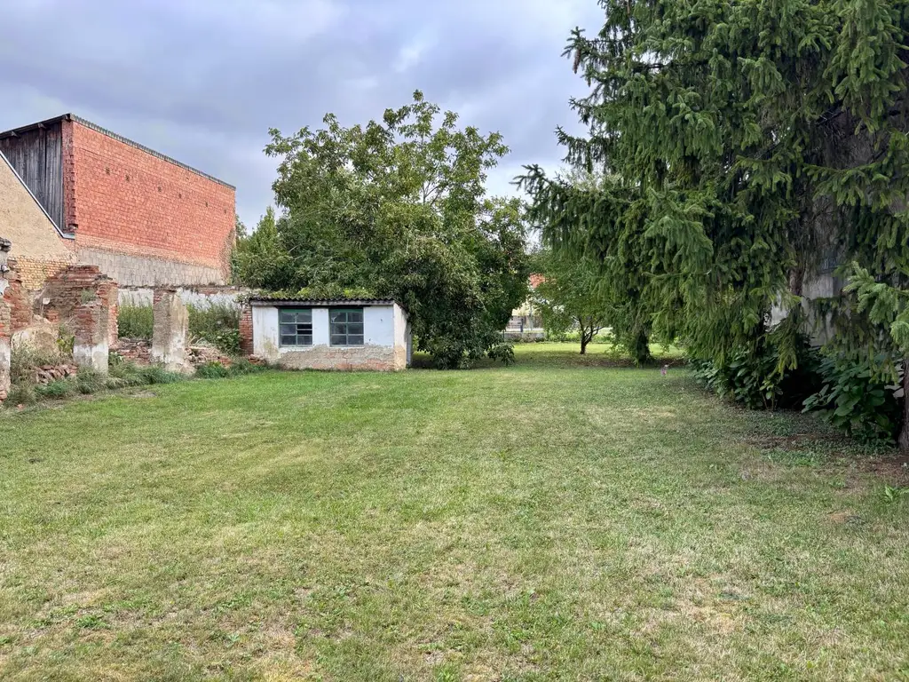 Schönes Grundstück mit Haus im Kurort Bad Pirawarth!