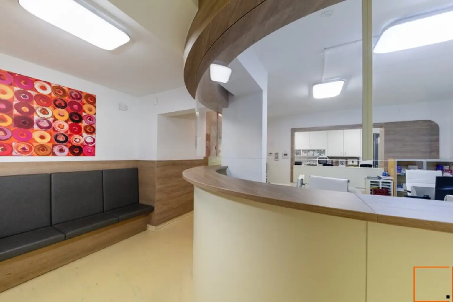 ARZTMEILE THERESIENGASSE _HERVORRAGEND EINGEFÜHRTE  ARZTPRAXIS SUCHT NEUEN EIGENTÜMER