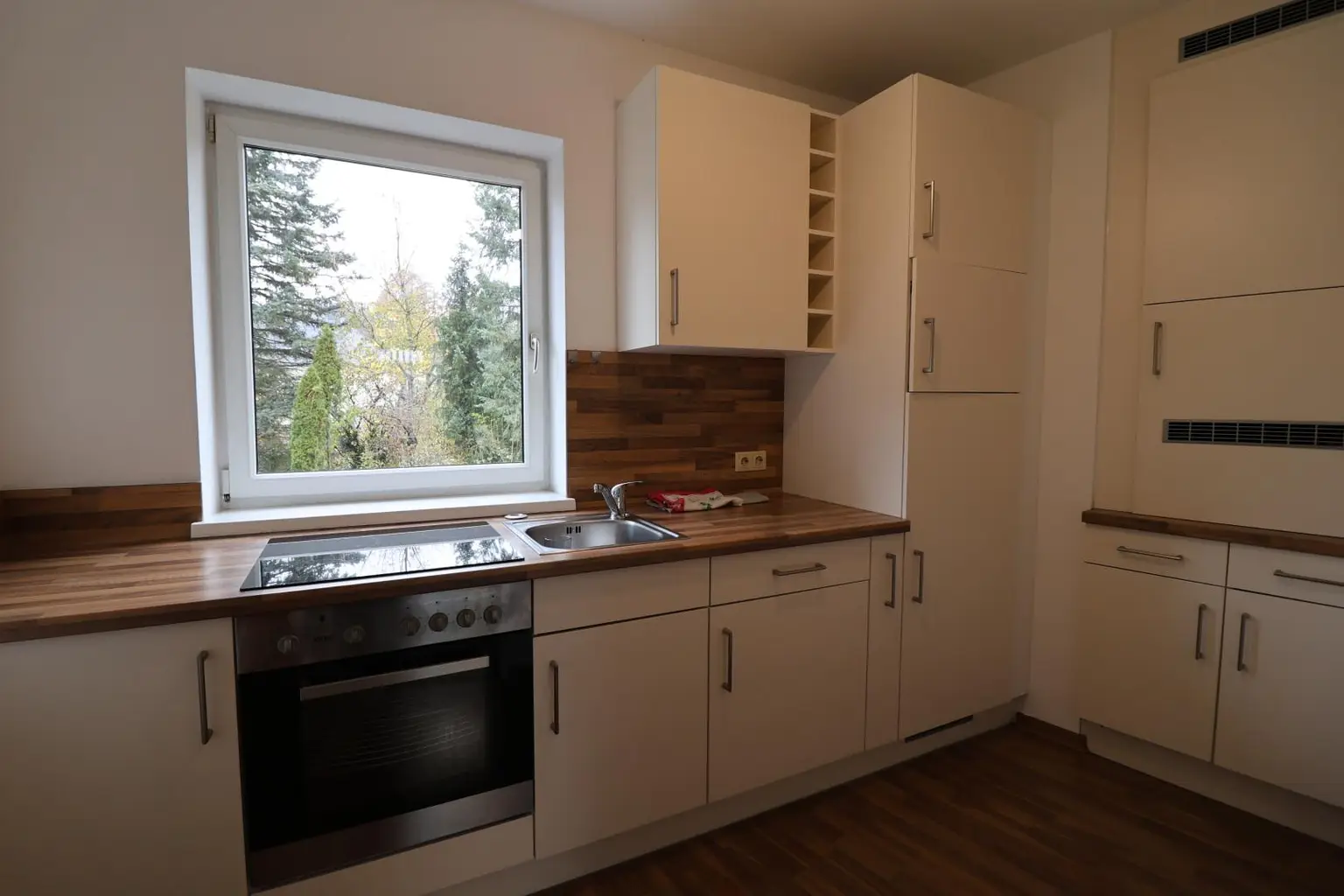 Sehr gepflegtes Büro (mit Option auf Erweiterung)