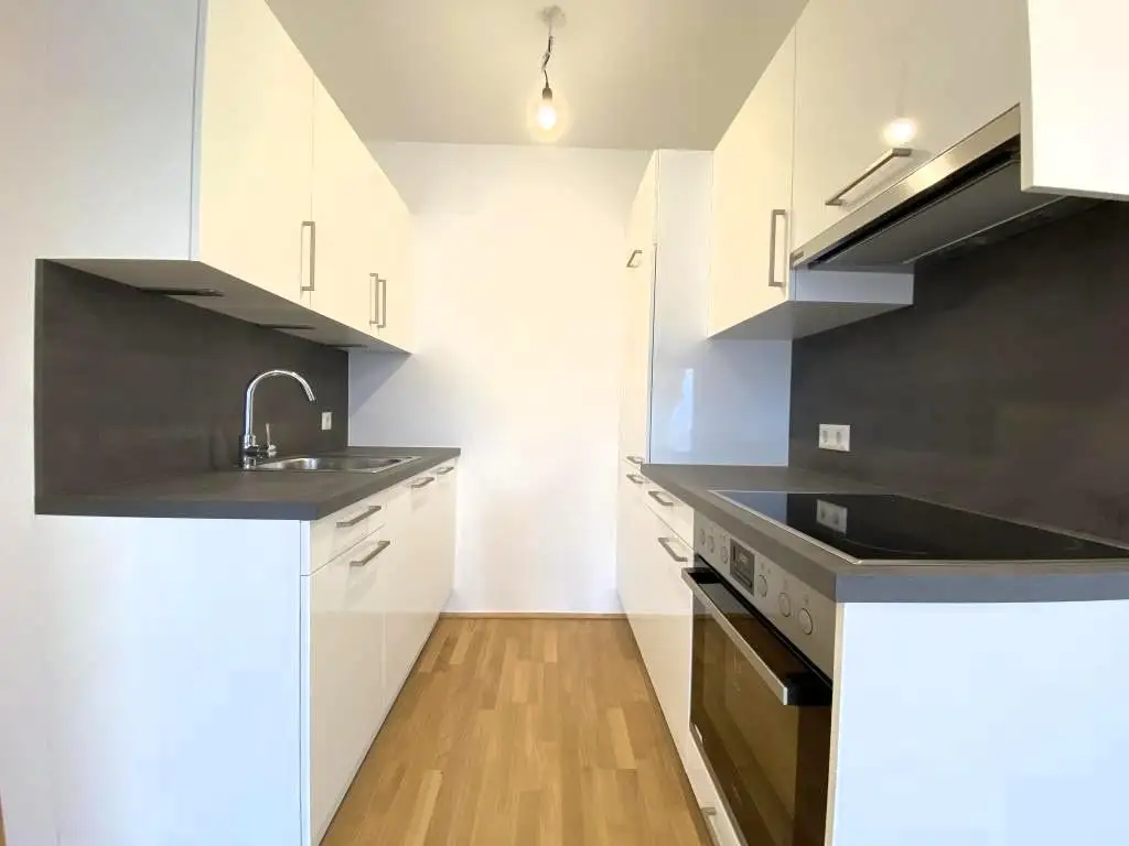 Oberstes Stockwerk! Klimatisierte DG-Wohnung mit 10m² Terrassenfläche!!!