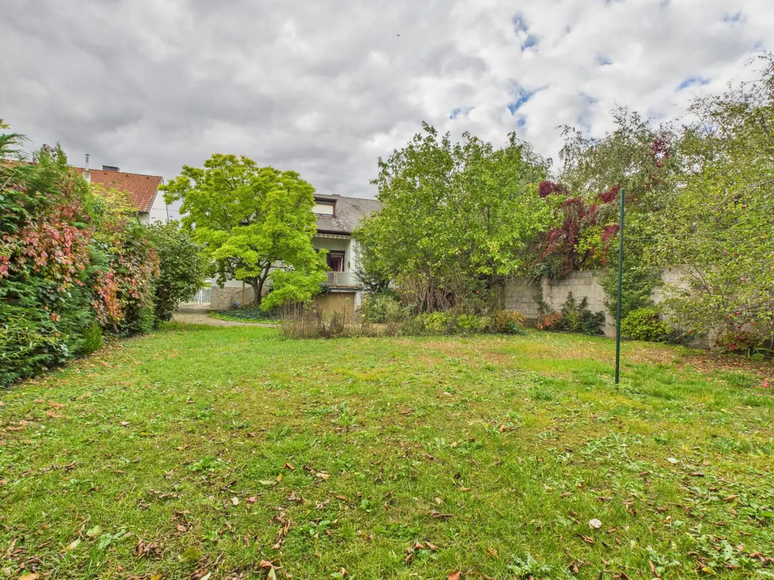 Viel Raum, viel Grün, viel Potenzial – Solides Einfamilienhaus in Apetlon