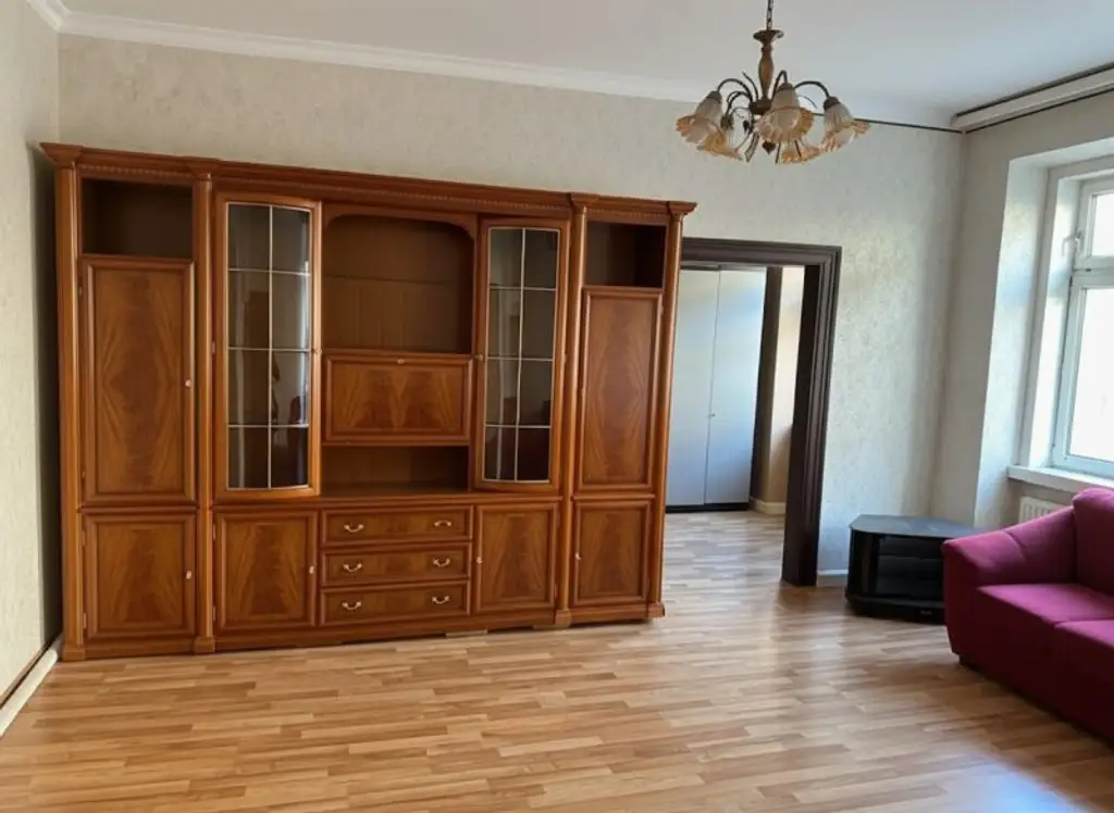 Großzügige Altbauwohnung mit neuwertige Küche und Lift nähe Meidlinger Hauptstraße