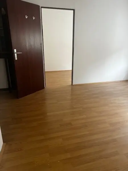 HIT!  GÜNSTIG,FREUNDLICH, BEQUEME 2 ZIMMER WOHNUNG IM ZENTRUM !