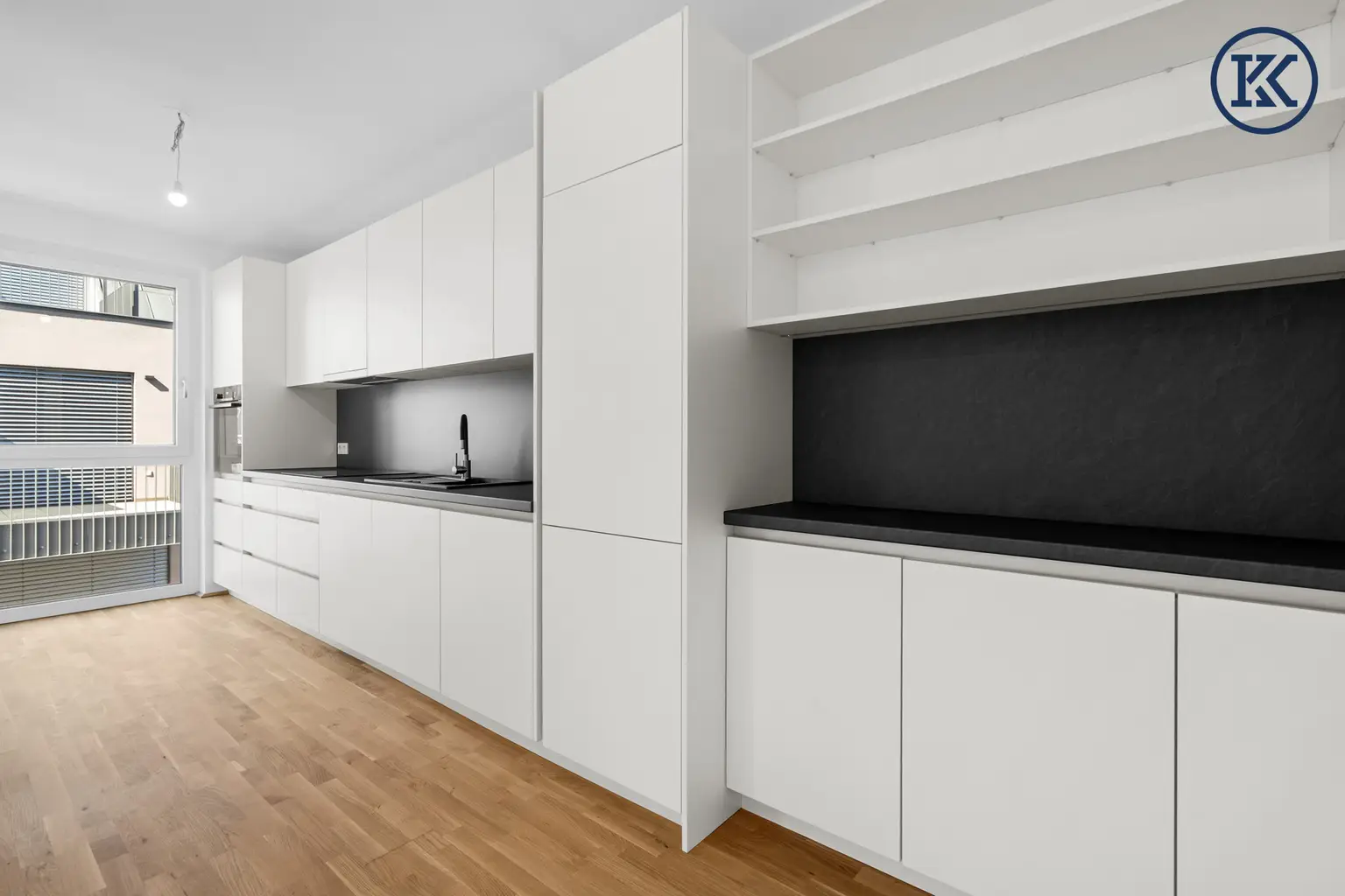 Ein Zuhause für alle, die das Besondere suchen – mit Stil, Herz und Zukunft.
Jetzt entdecken und verlieben.