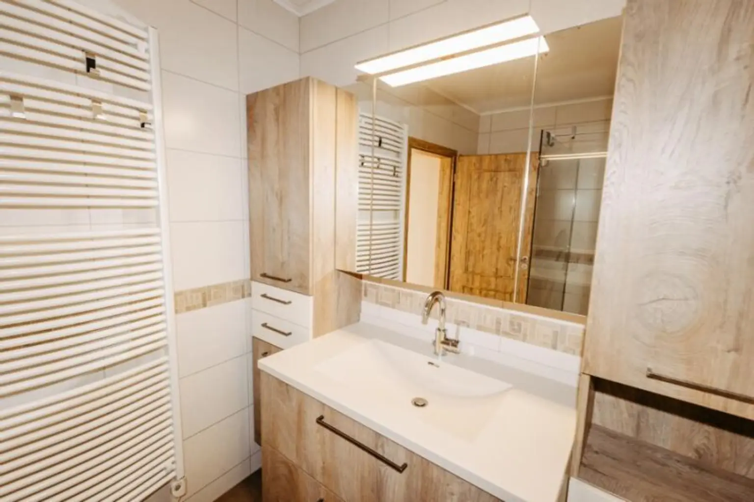 Gepflegtes, neu revitalisiertes  und liebevoll erhaltenes Landhaus. Natur, Sonne, Ruhe,  Seelenheil.