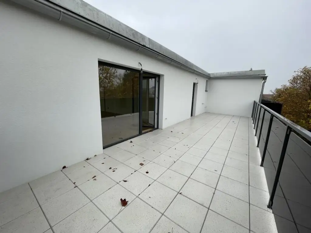 Großzügige Wohnung mit 60 m² Freifläche!