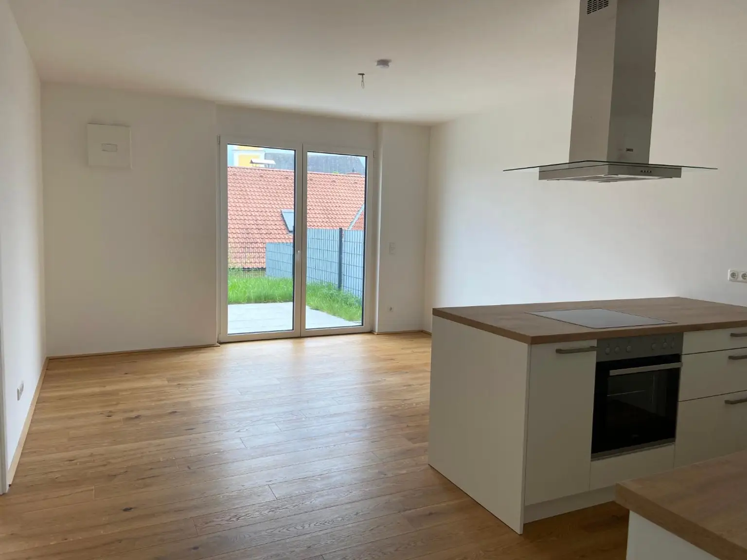 Gartenwohnung inkl. Einbauküche und Terrasse - Top H02