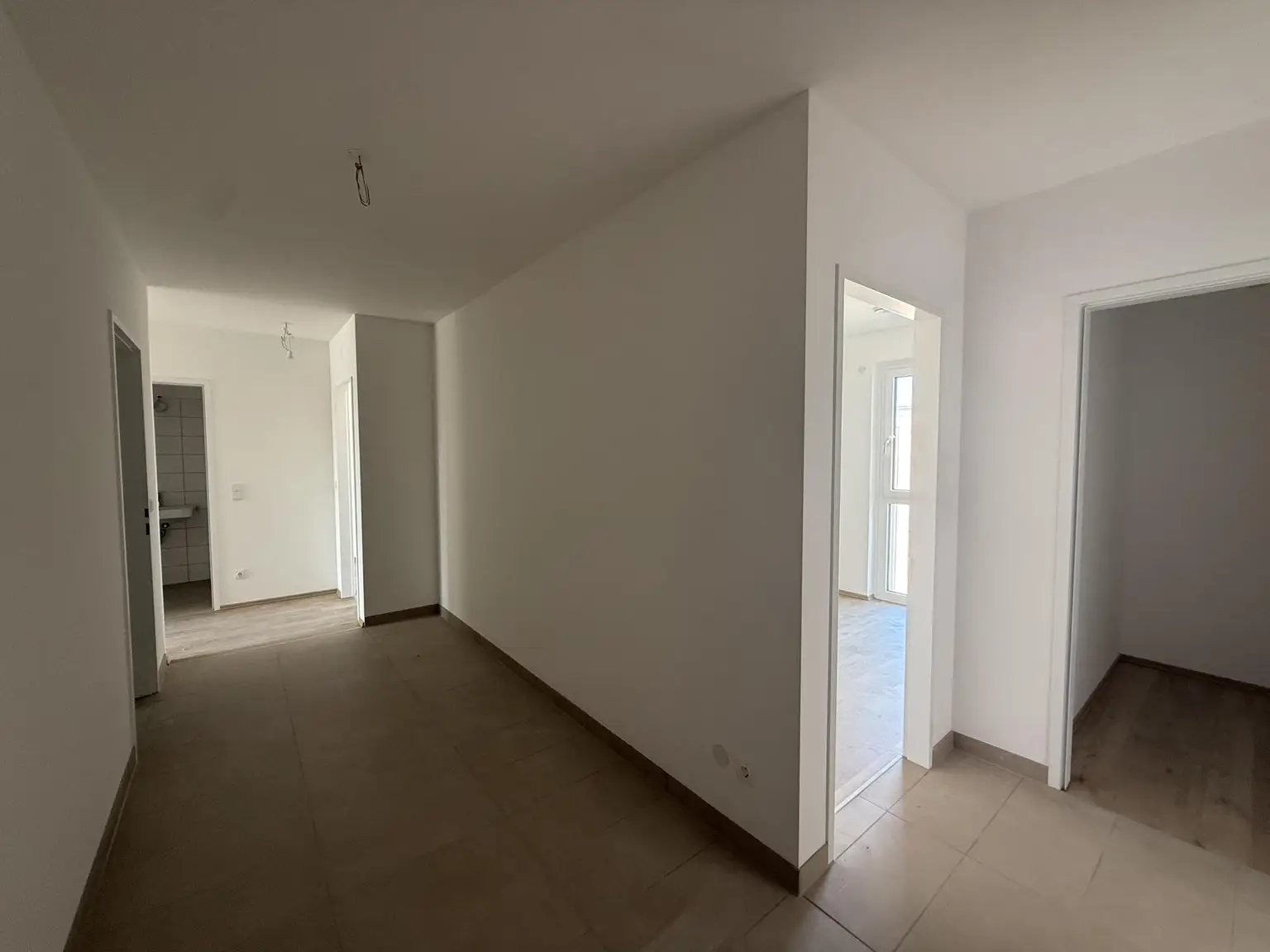 Haus_1_Top_16_Vorzimmer