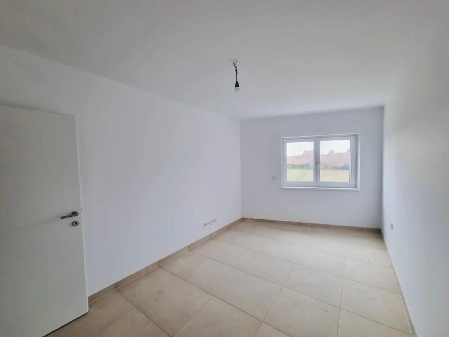 Traumhafte Doppelhaushälfte - Erstbezug, 5 Zimmer, Garten, Terrasse, 2 Stellplätze - Nähe Bahnhof!
