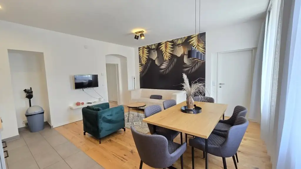 Schöne 3 Zimmer Wohnung, komplett Neu saniert vor einem Jahr