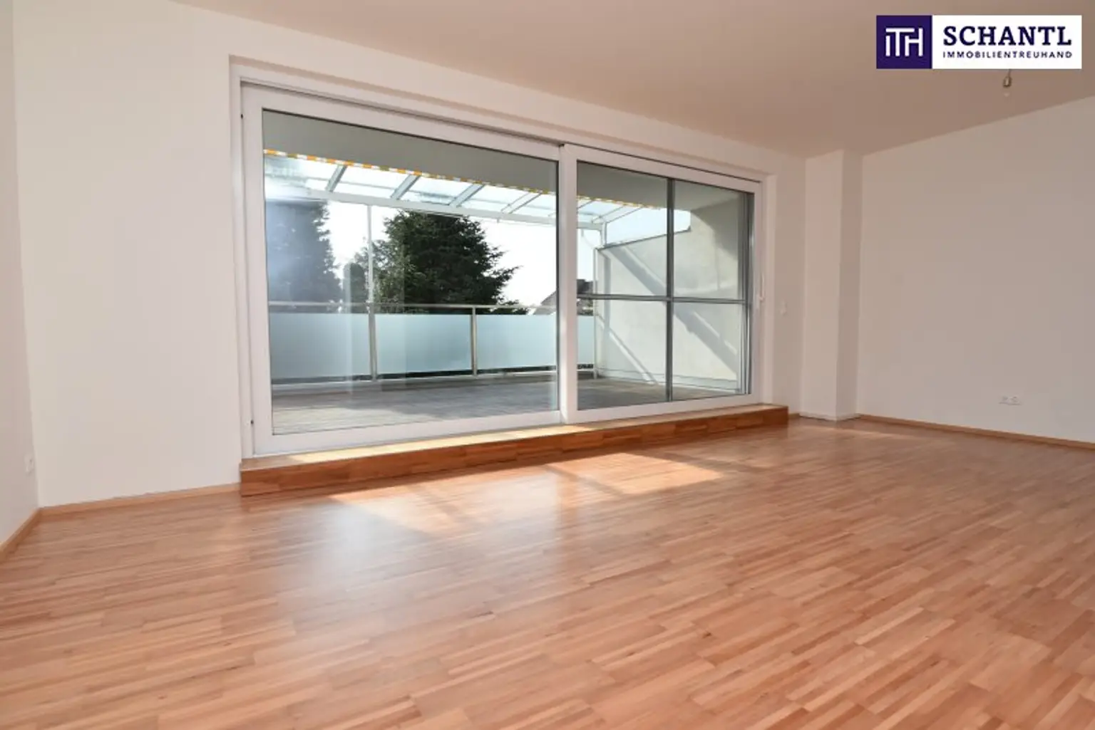 Traumhafte, lichtdurchflutete 3-Zimmer-Wohnung mit gigantischer Terrasse und Blick ins Grüne!