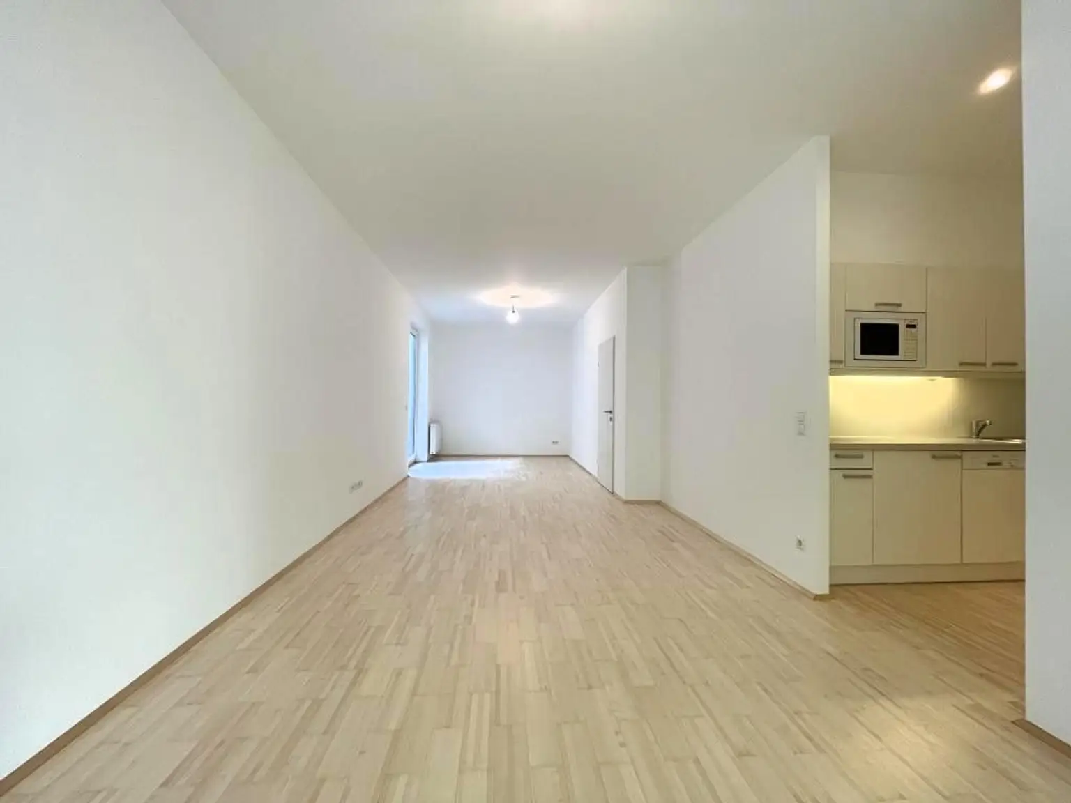 Erdgeschoß, barrierefrei, Innenhof! Ruhige, loft-artige Neubauwohnung mit 2 kl. Terrassen