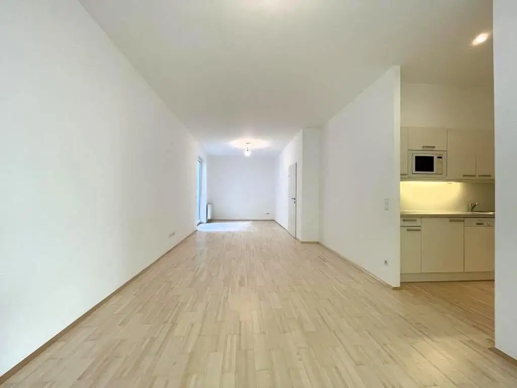 Erdgeschoß, barrierefrei, Innenhof! Ruhige, loft-artige Neubauwohnung mit 2 kl. Terrassen