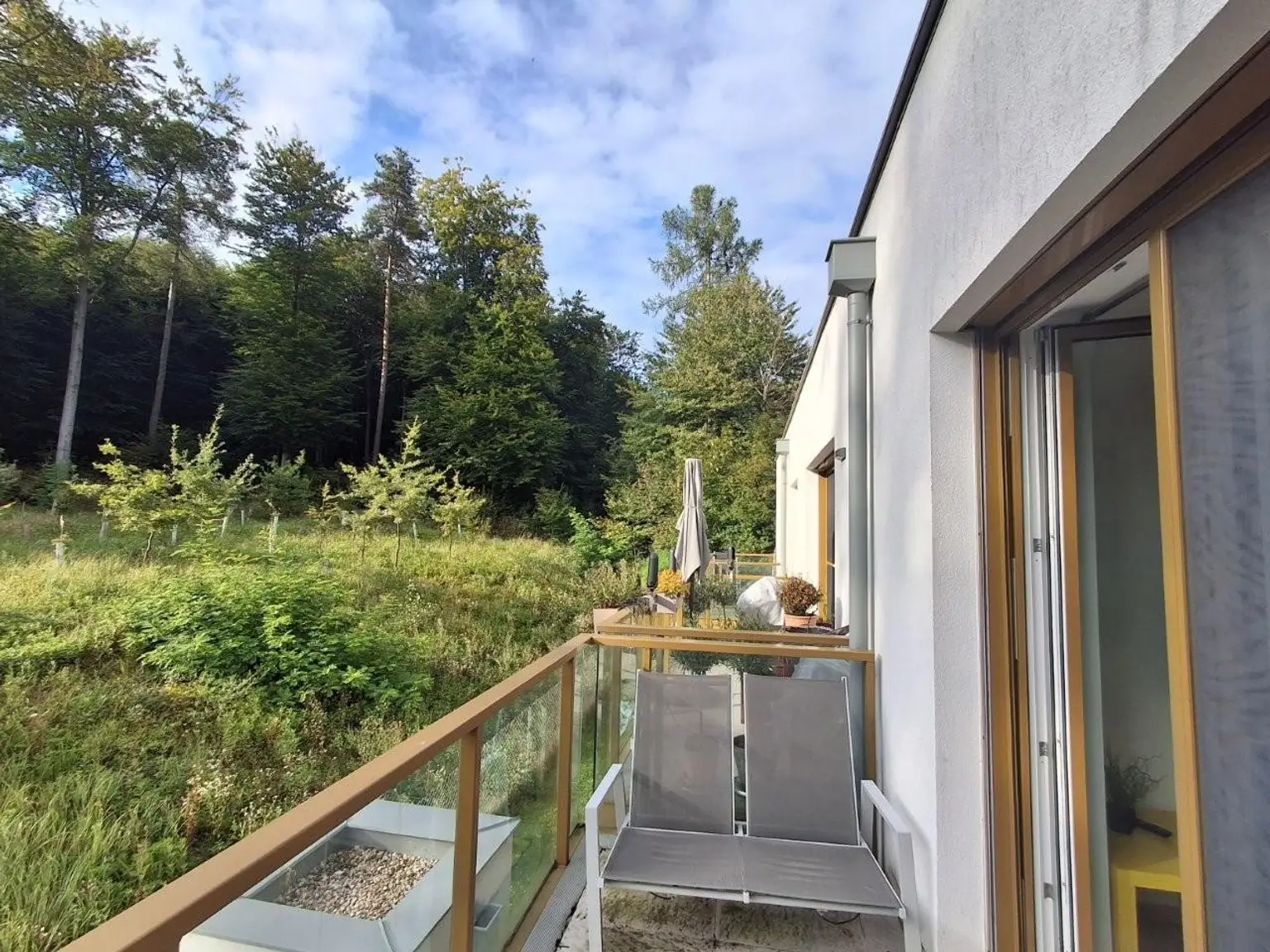 "Waldblick - Single-Balkonwohnung am Riederberg mit Parkplatz"
