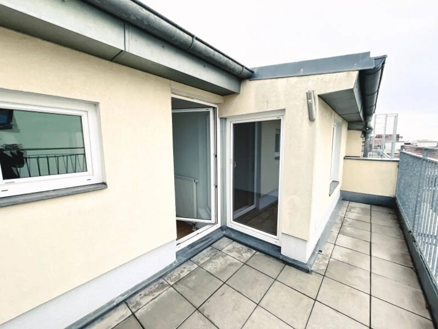 Wohntraum über den Dächern Wiens! Dachgeschoss-/ Maisonette-/ Terrassen-Wohnung mit fantastischem Fernblick!