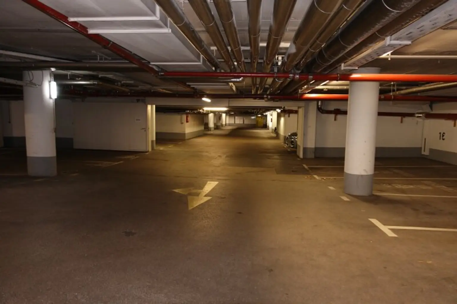 Garagenplätze gleich bei U4/U6 Längenfelgasse