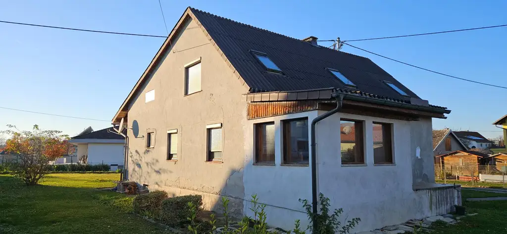 Sanierungsbedürftiges Haus mit Potenzial in attraktiver Lage - ab sofort verfügbar!