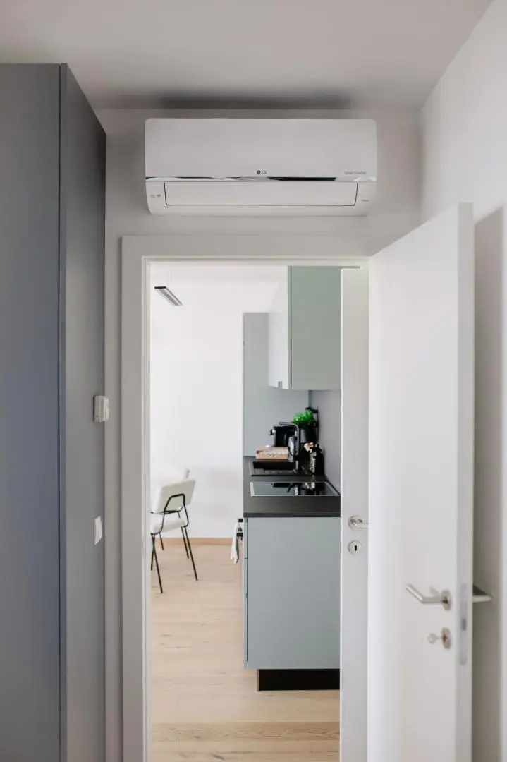 Modern Living im Erstbezug – Stilvolle 2-Zimmer-Dachgeschosswohnung mit Loggia & Klimakomfort