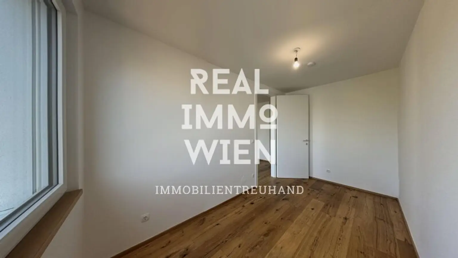 Wunderschöne sonnendurchflutete Wohnung mit Balkon im 23. Bezirk!!! Nähe U6 PERFEKTASTRAẞE!! 360°- 3D Grad Besichtigung