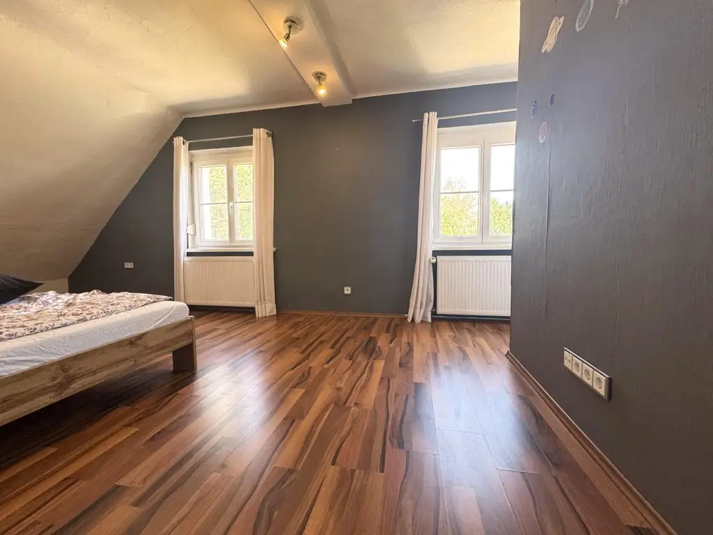 Großzügiges Wohnhaus mit 4 Wohneinheiten in herrlicher Aussichtslage - nähe Graz