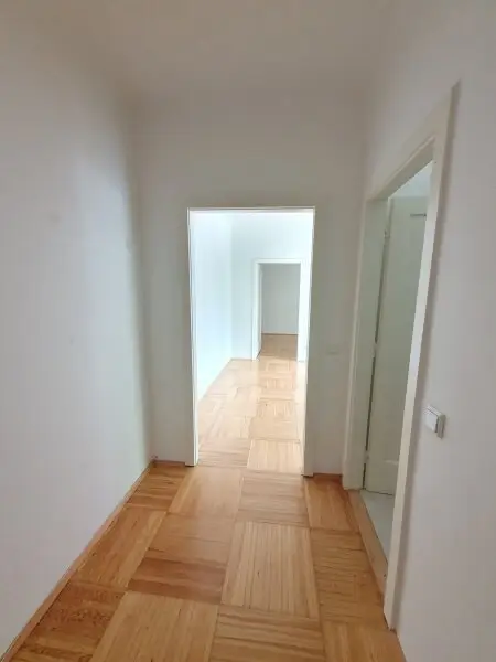 Westseitige Balkonwohnung mit toller Raumanordnung in Hofruhelage