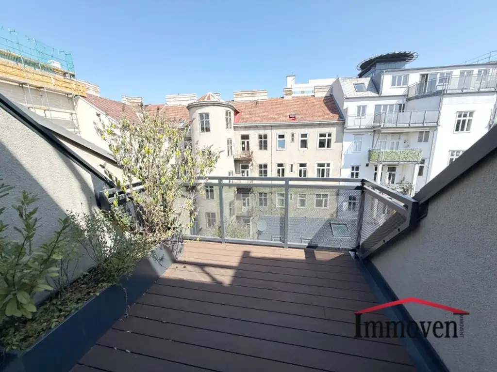 ERSTBEZUG - Hochwertige Dachgeschossmaisonette mit Balkon, Terrasse und Deckenkühlung in RUHELAGE!