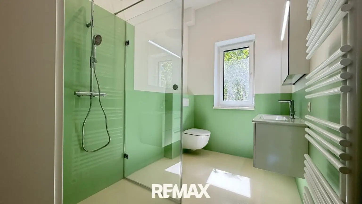 Badezimmer im Schlafzimmer EG