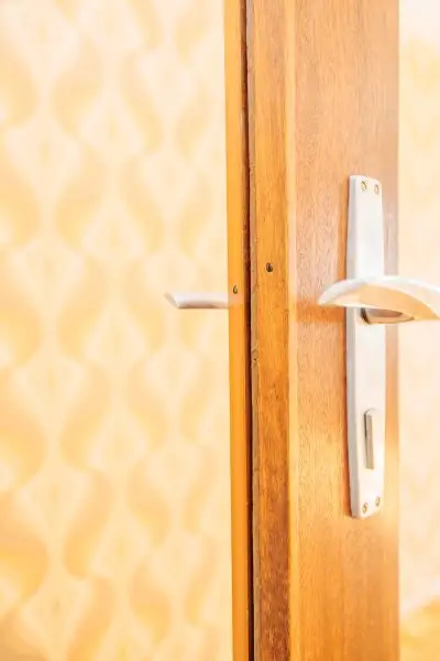 GEIDORF I UNSANIERTER WOHNJUWEL I RUHIGE LAGE MIT GRÜNBLICK I HOHE RÄUME I ALTBAUCHARME MIT PARKETT I BAD MIT  BADEWANNE I PROJEKT WOHNEN