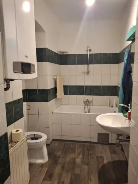 Naschmarktnähe - toller Altbau - viel Potenzial