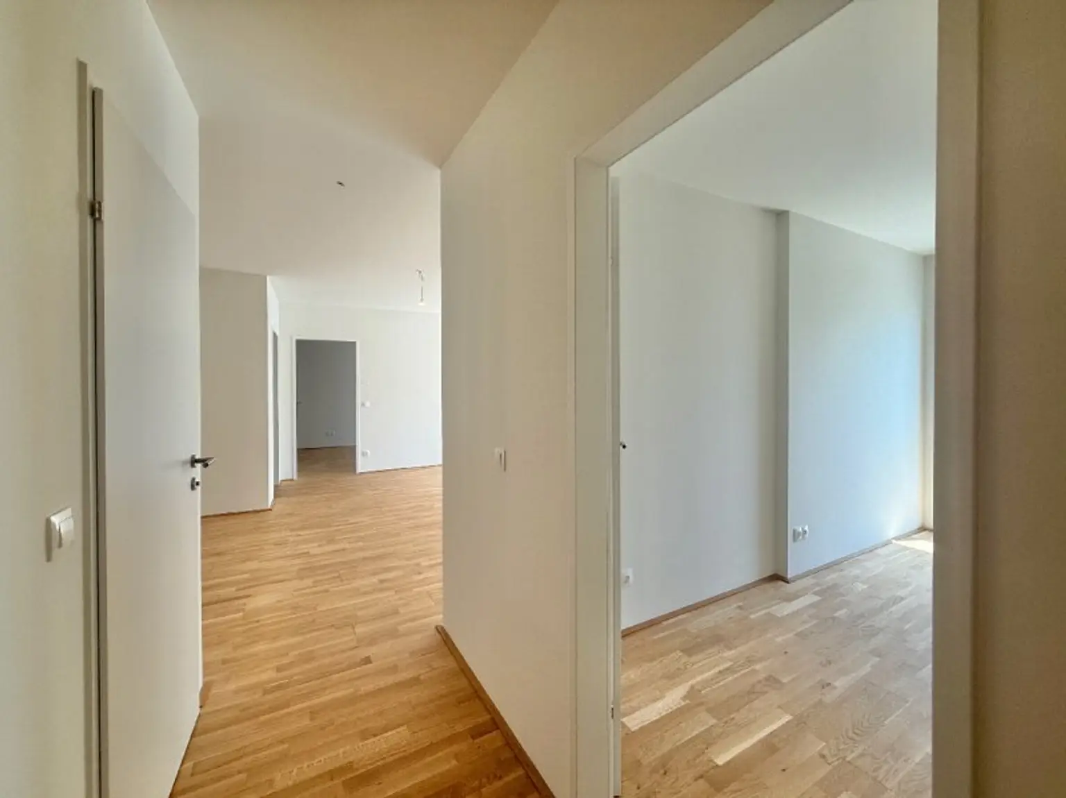 Neubau Erstbezug I hochwertige Küche I Nähe Donau I Fußbodenheizung I Balkon I Tiefgarage I Fernwärme I