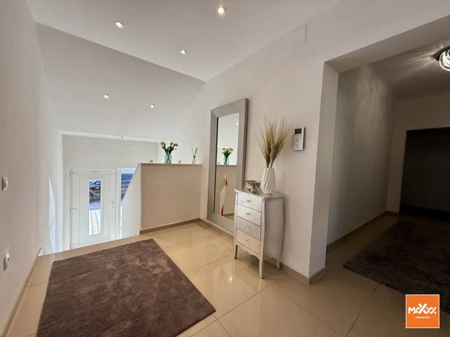 Provisionsfrei! Modernisiertes Einfamilienhaus mit 5 Zimmern & großem Keller!