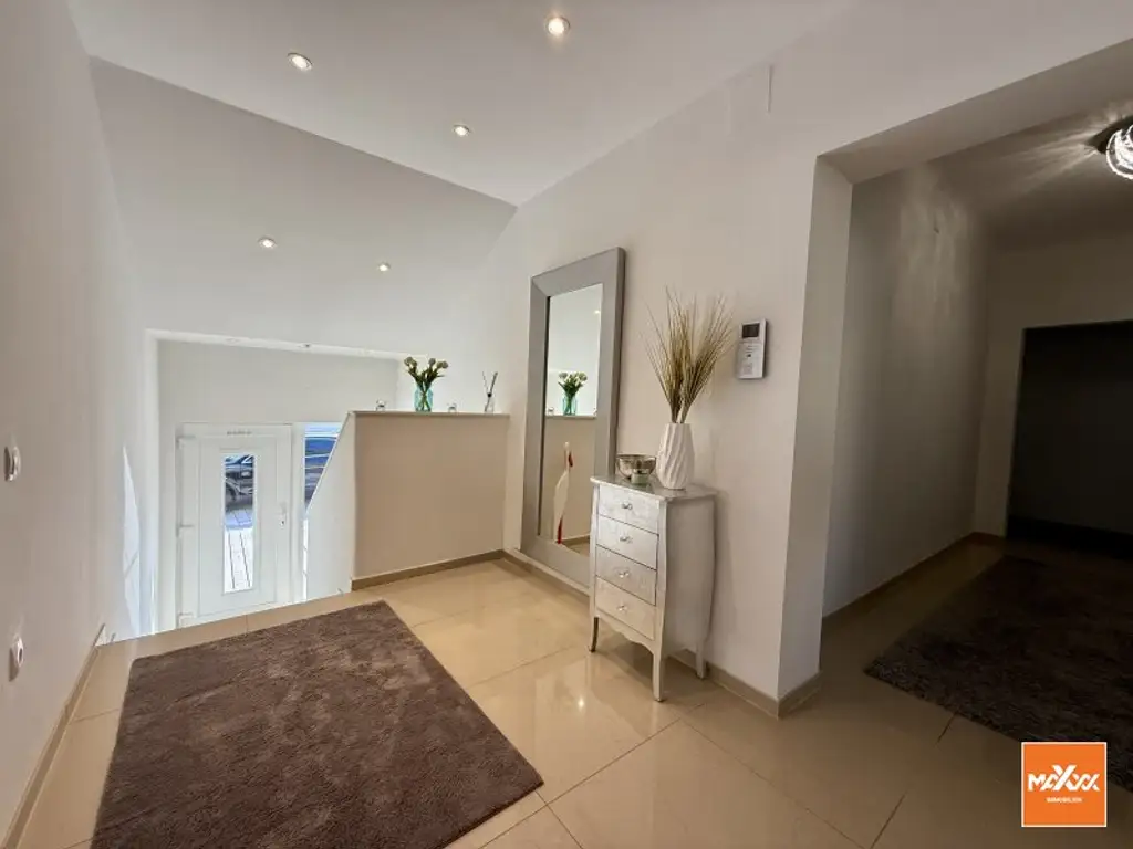 Provisionsfrei! Modernisiertes Einfamilienhaus mit 5 Zimmern & großem Keller!
