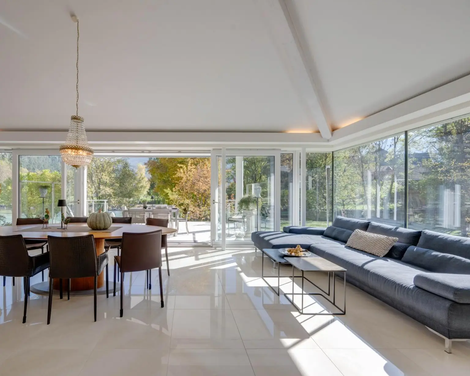 NEU!   Ein Haus am See - das besondere Juwel in ruhiger Bestlage