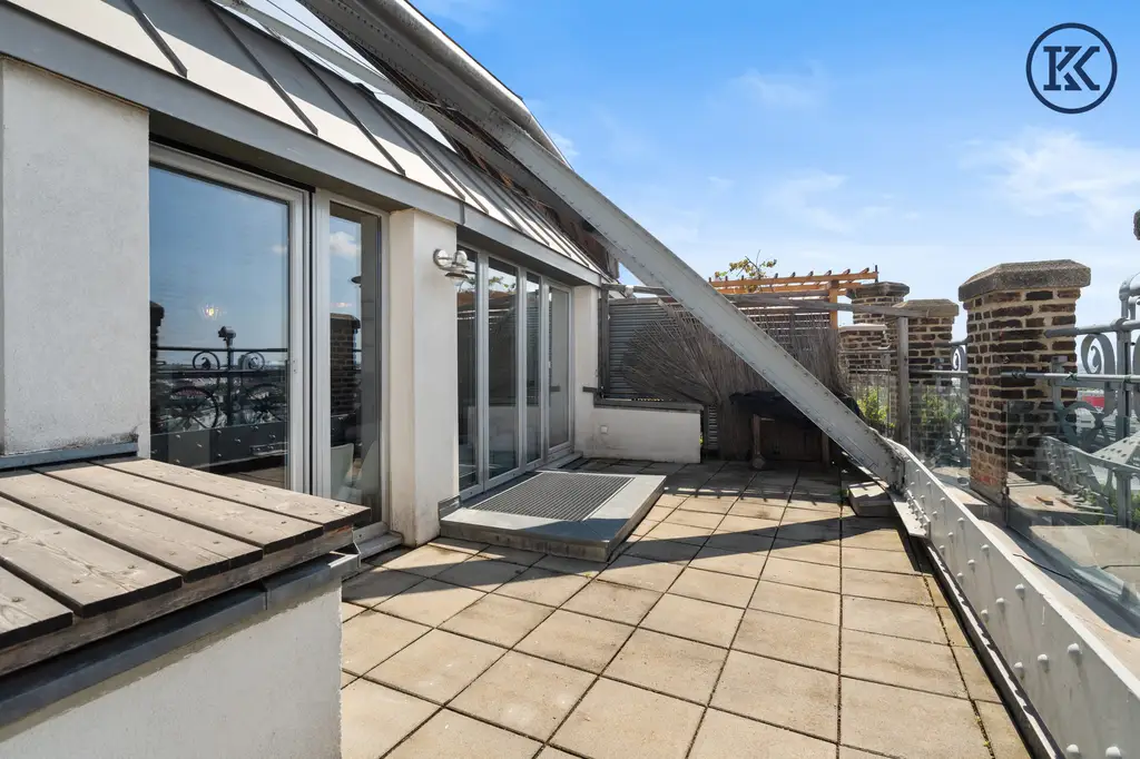 Traumhafte Maisonette-Wohnung direkt beim Gasometer – Wohnen mit Weitblick über Wien!