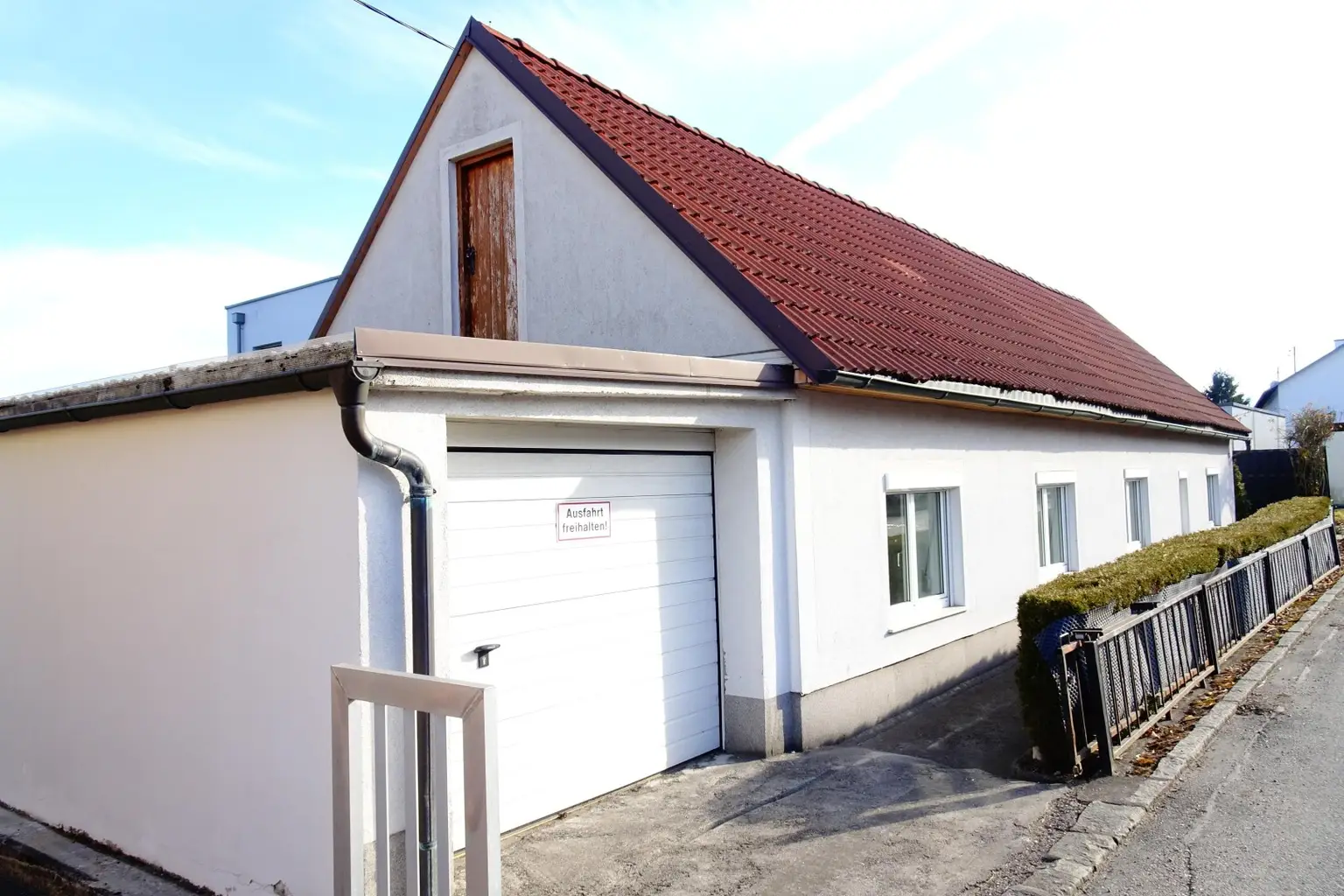 Außenansicht_Garagenseite