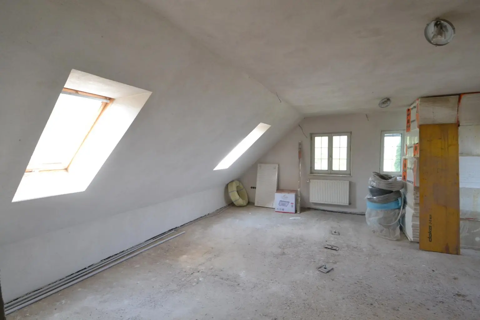 Ausbauraum mit Loggia