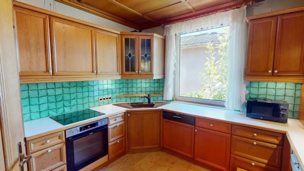 Einfamilienhaus in ruhiger Siedlungslage mit großem Garten (Pachtgrund)