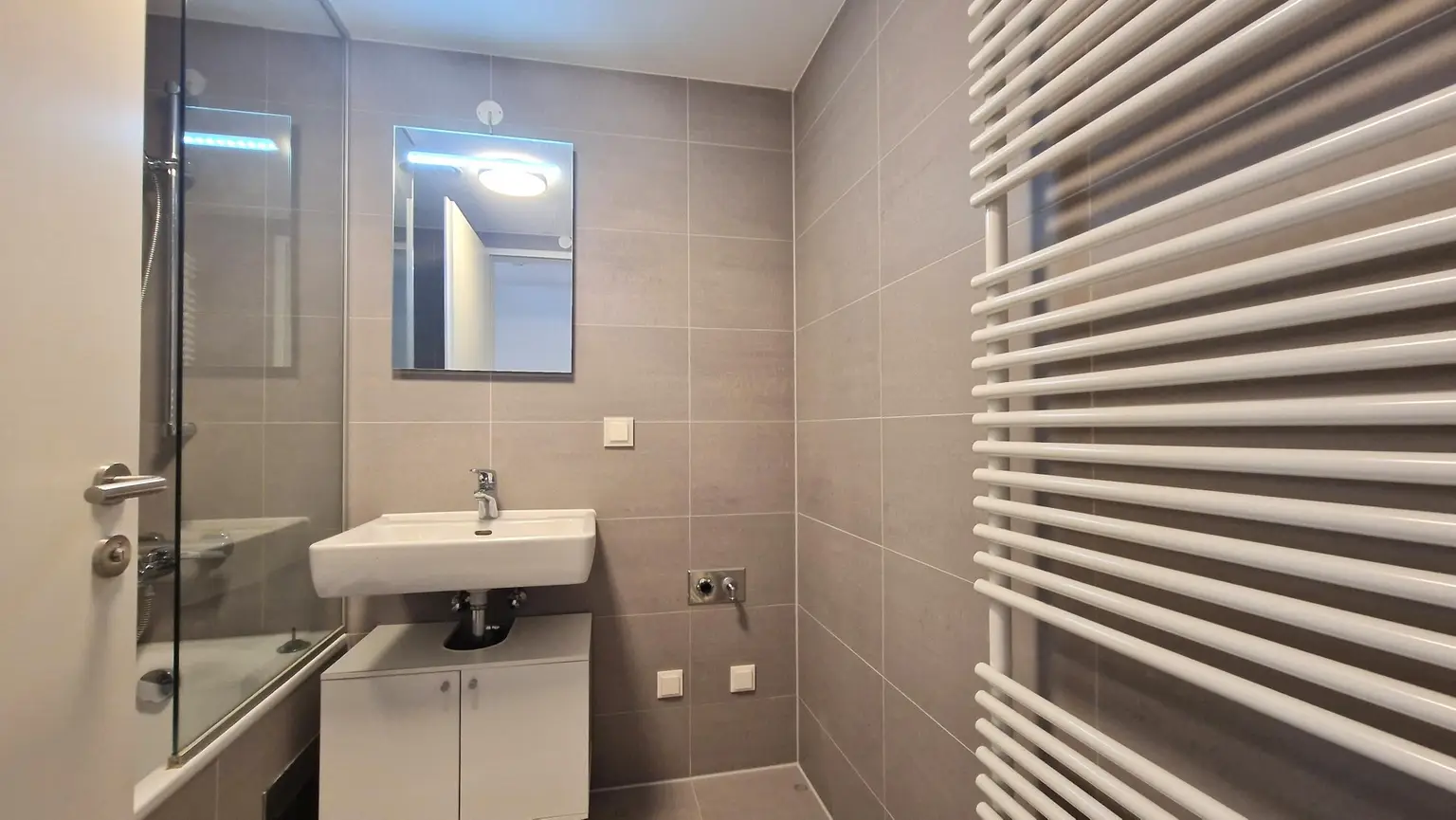 Moderne 3 Zimmer Wohnung ++ GYM ++ 6.OG ++ Energieklasse A