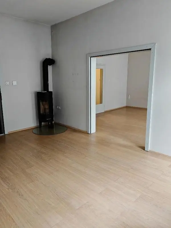 Großzügige, ruhige Altbauwohnung mit Gartenmitbenützung nähe Praterstern