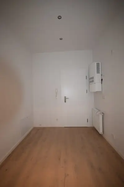 "STADTQUARTIER WEST - Neu renoviertes 2 Zimmer Atelier"