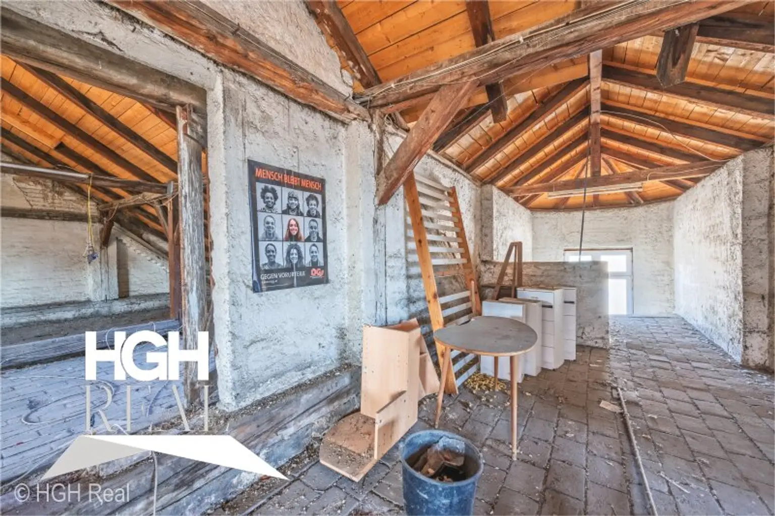 2325 Himberg Großes Grundstück mit heller beheizter HALLE, Außenfläche und bestandsfreiem Mehrparteienhaus mitten in Himberg