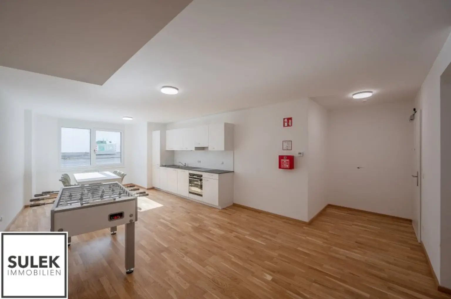 Erstbezug! Perfekt geschnittene 2 Zimmer Wohnung mit Balkon & top Anbindung (U4, U6, uvm.)