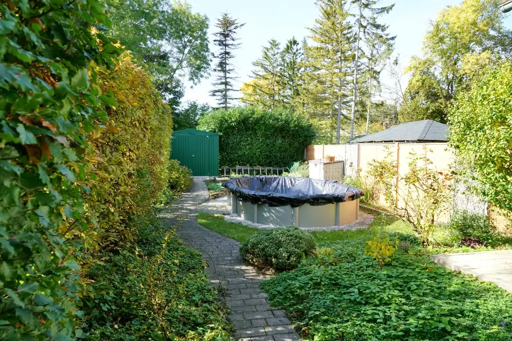 Heimeliges Doppelhaus in Holzbauweise – Wohnen mit Wohlfühlfaktor in ruhiger Siedlungslage!