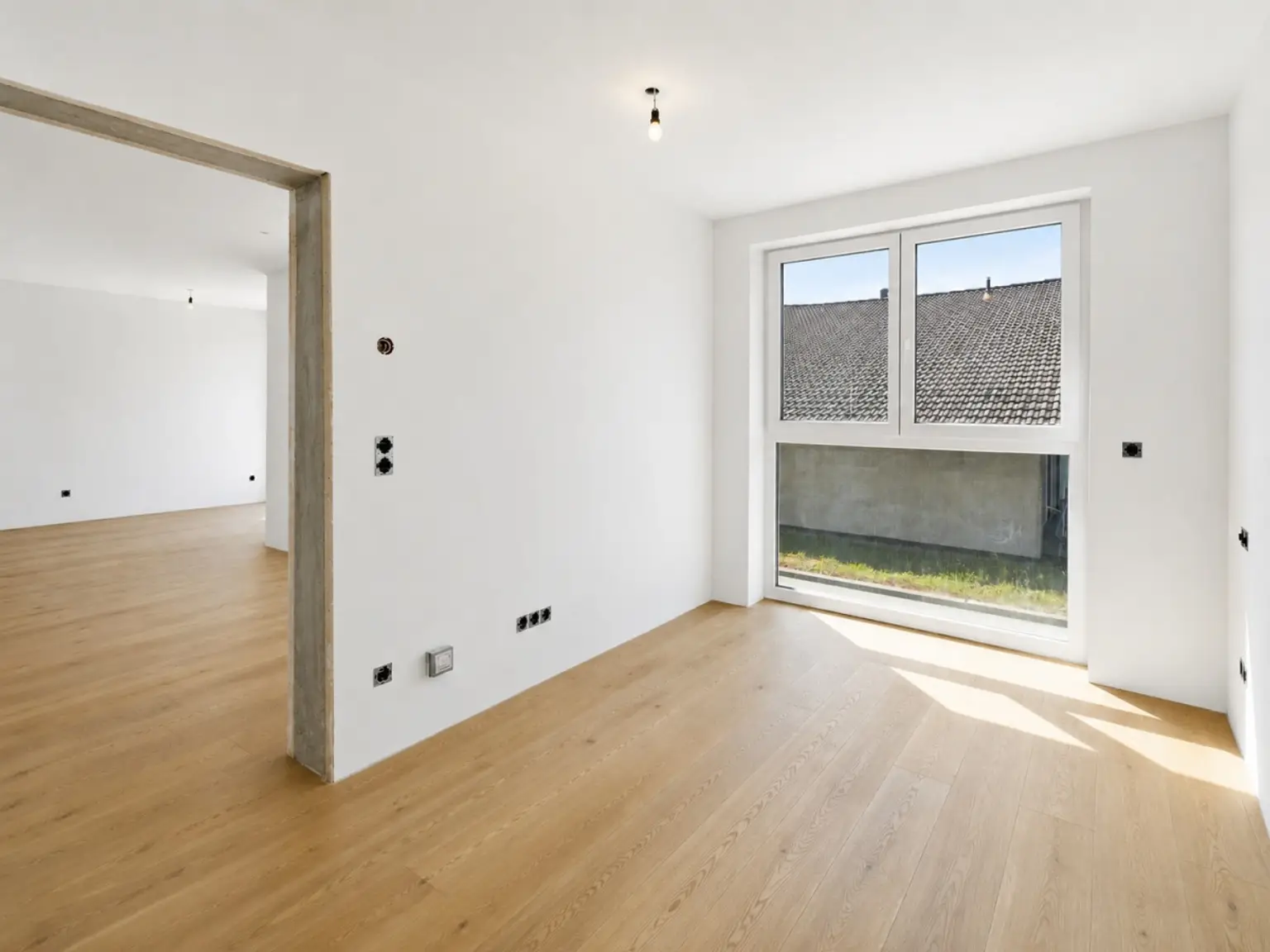 E | ++ NEU ++ ZWEI Zimmer mit BALKON & LICHT ++ Modern Leben | Prima Service Immobilien