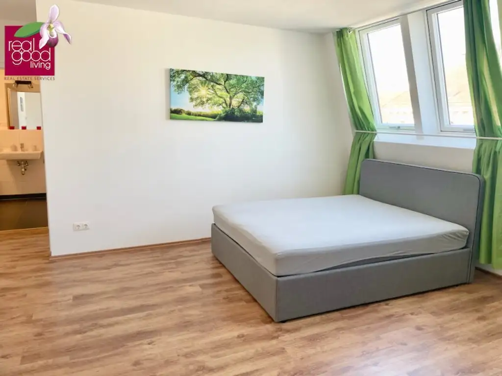 Neubau-Apartment mit Balkon in repräsentativen Gründerzeithaus