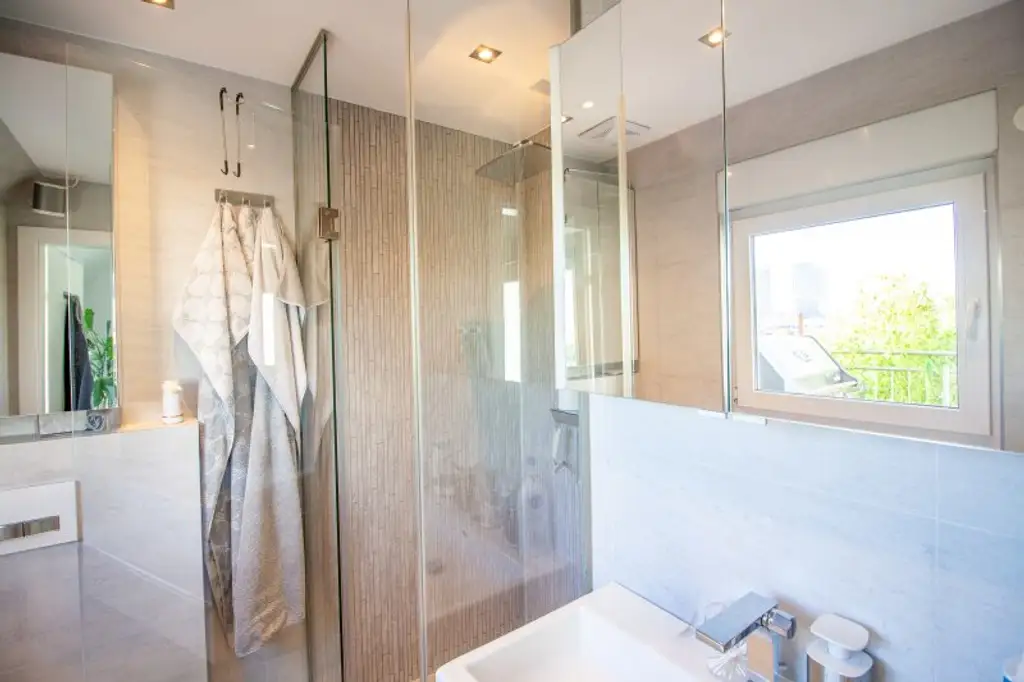 Modernes Maisonette-Juwel mit Terrasse im 3. Bezirk – Tischlerküche, 2 Bäder & Klimaanlage