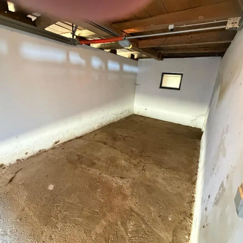 Wohnen in Aussichtslage mitten in der Natur auf  8 Ha. Grund, ehemalige Hofstelle!