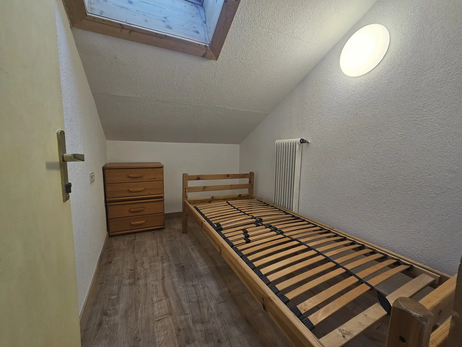 MIETE - Renovierte 3 Zimmerwohnung mit Balkon -  inkl. aller Betriebskosten